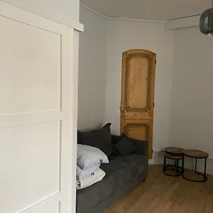studio-hyper-centre-le-puy-en-velay.hotels-rhonealpes.com/